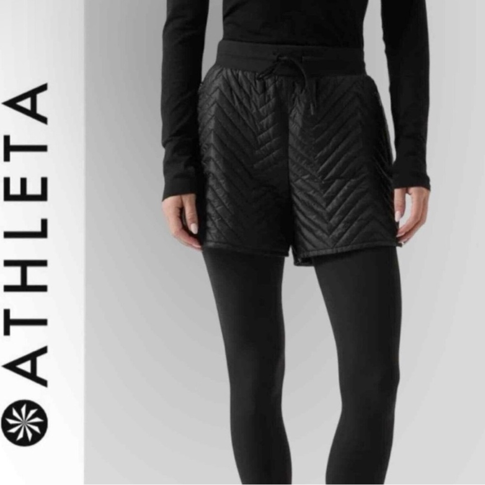 Athleta Size 6 Whisper Featherless Quilted Aprés Ski Puffer Black Shorts - EUC